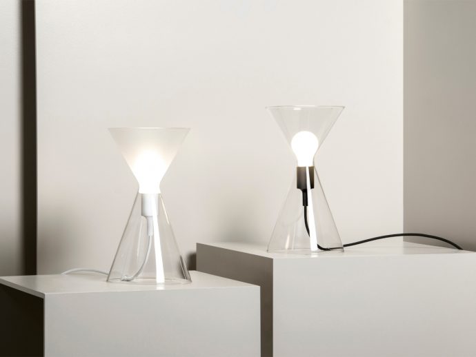Hourglass-like Lamp Changes Lighting When You Flip It Upside Down