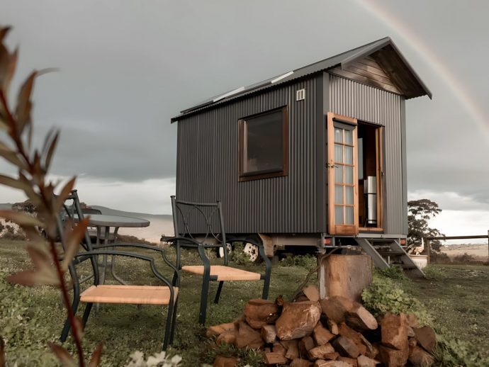 This Off-Grid Australian Tiny House Returns to the Movement’s Rustic Cabin Roots