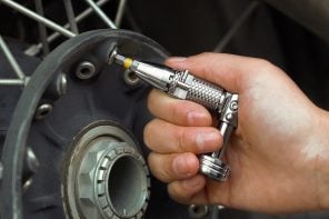 This CNC Titanium Screwdriver Has a Spinner Top You Can’t Stop Touching