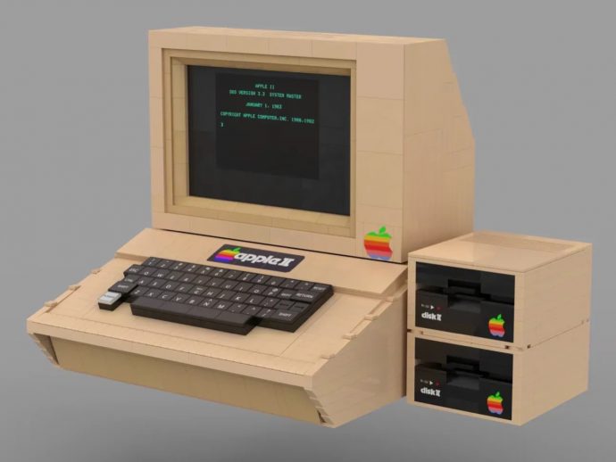 The Vintage Apple Computer That Belongs on Every Tech Lover’s Shelf, in LEGO Form