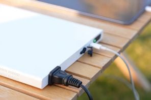World’s Slimmest AC Power Bank Can Run Appliances And Charge Your Laptop At Just 0.6 Inches Thick
