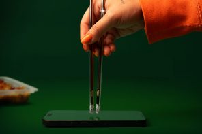 bibigo Just Made Chopsticks With Touchscreen Tips for Scroll-Eaters