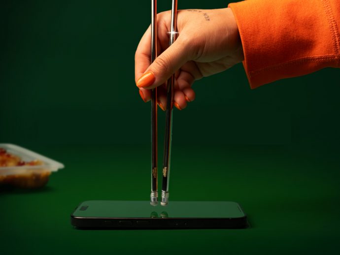 bibigo Just Made Chopsticks With Touchscreen Tips for Scroll-Eaters