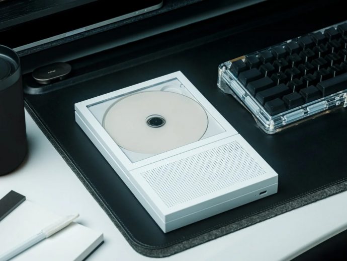 10 Best Last-Minute Minimal Valentine Gifts For Him That Say ‘I Love You’ Better Than a Card