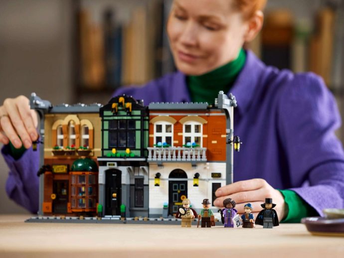 LEGO Finally Built the $130 Sherlock Holmes Set Fans Needed