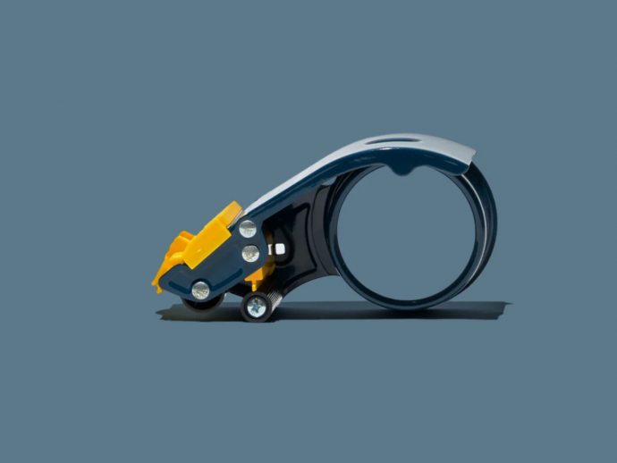The Tape Dispenser That’s Too Smart to Be This Simple