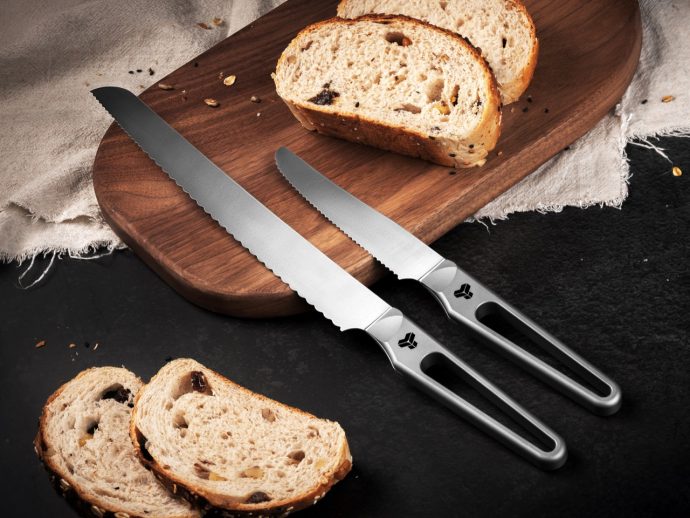 This Hollow-Handle Titanium Kitchen Knife Actually Shifts Its Own Balance Point Toward the Blade