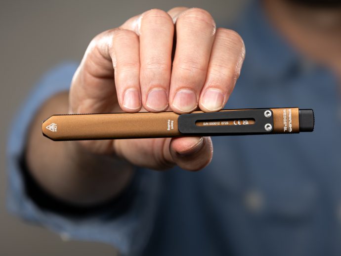 This Pen Flashlight Is Thinner Than an iPhone and Blasts 500 Lumens