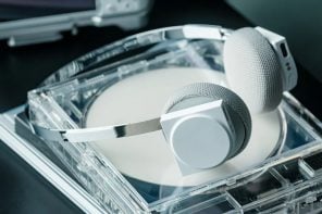 8 Best Travel Gadgets & Tools Men Who Fly Constantly Refuse to Leave Without