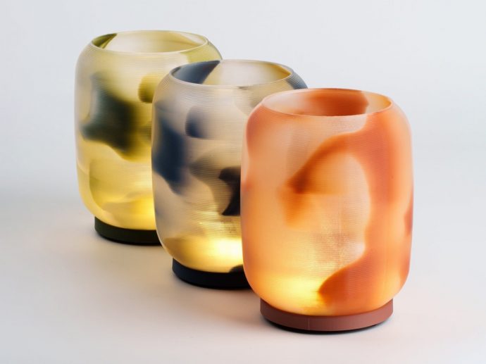 This 3D-Printed Lamp Changes Its Pattern When You Tilt It