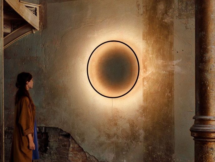Eclipse Wall Lamp Casts a Shadow That Appears to Have No Source