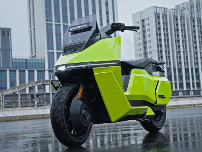 OMO X self-balancing electric scooter employs AI and Robotics to refresh urban riding experience