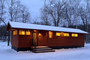 This Tiny House Has 30 Feet of Glass and Feels Nothing Like a Tiny House