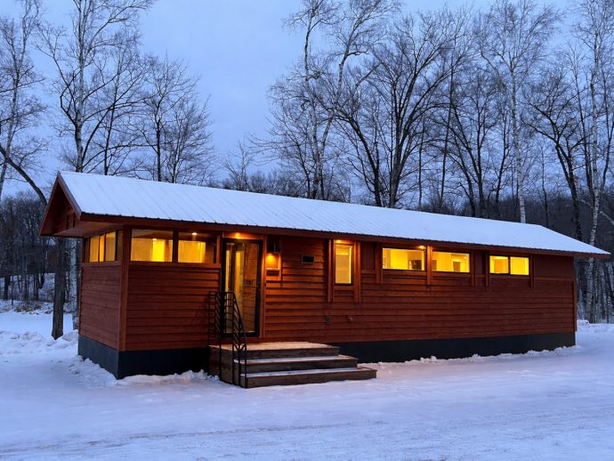 This Tiny House Has 30 Feet of Glass and Feels Nothing Like a Tiny House
