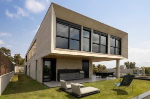 The Brazilian House That Turns a Hillside Into a Feature