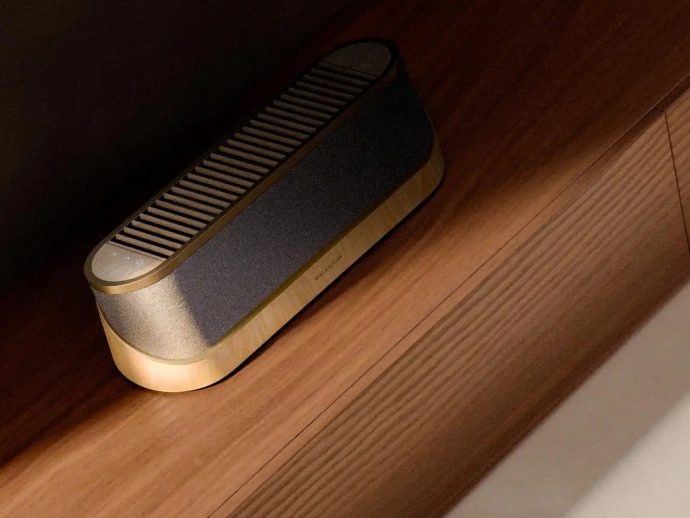 The Projector Concept That’s Almost Too Beautiful to Use
