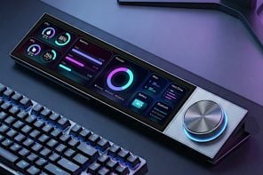 This AI Desk Terminal Has a Screen, Knob, and Voice Control