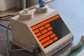 This classic 1979 LEGO computer brick hides a fully functional Mac mini workstation inside