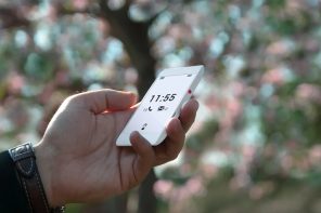 This E Ink Wisephone Has No Camera, No App Store, No Social Media