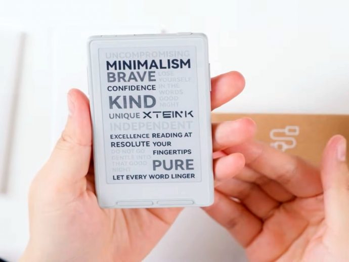 The Smallest E-Reader You Can Buy Now Snaps Right Onto Your iPhone