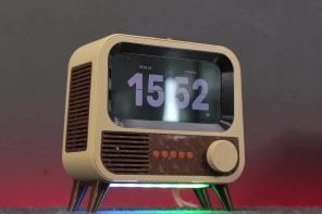 A Burned-Out Xiaomi Phone Now Runs Gemini AI Inside a Retro TV Case