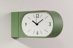 A Double-Sided Clock That Turns Walls into Living Moments of Time