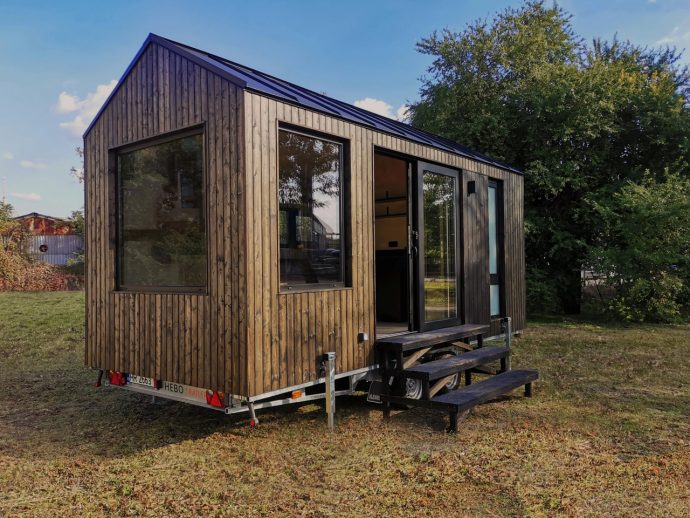 At 130 Sq Ft, This Multifunctional Tiny Home Fits Everything You Actually Need