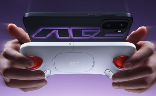 Handheld setup: a white game controller with red analog sticks is held below a black smartphone with purple neon design, ready for mobile gaming.