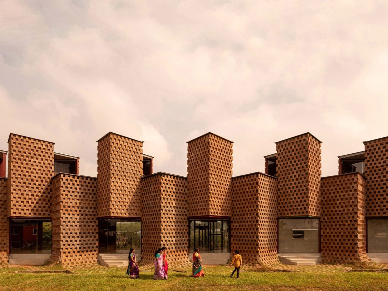 yankodesign.com - Ida Torres - The Restaurant Made of Mud and Marine Waste Is Drop-Dead Gorgeous