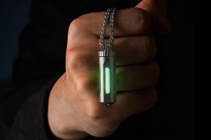 This 45mm Titanium Keychain Glows for 25 Years Without Batteries Using Pure Material Physics