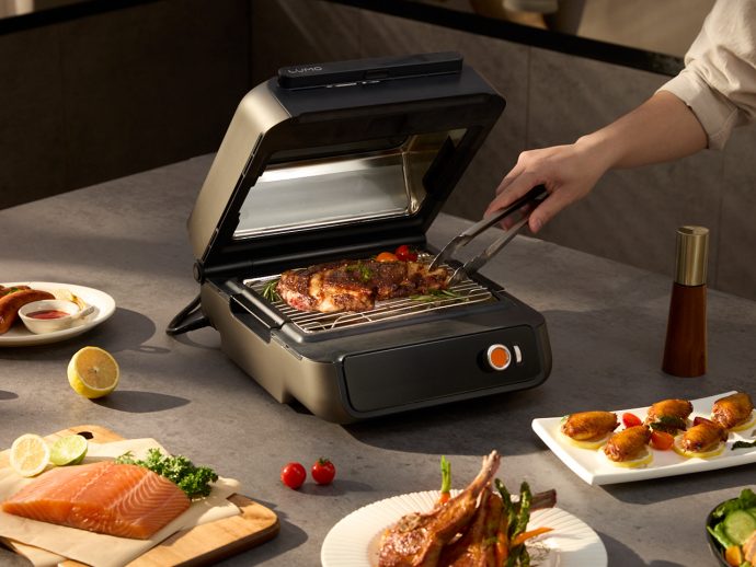 The LUMO Grill Cooks With Light, Heats in Seconds, and Brings Charcoal Flavor Without the Smoke