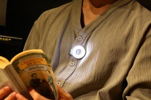This 4-in-1 Hands-free Flashlight Clips To Clothes, Snaps to Your Phone, and Stands on Its Own