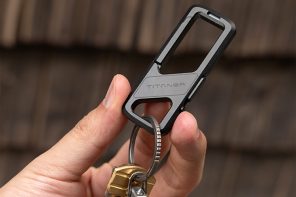 This Magnetic Keychain Has A Three-Level Locking System So It’s Impossible To Drop Your Keys