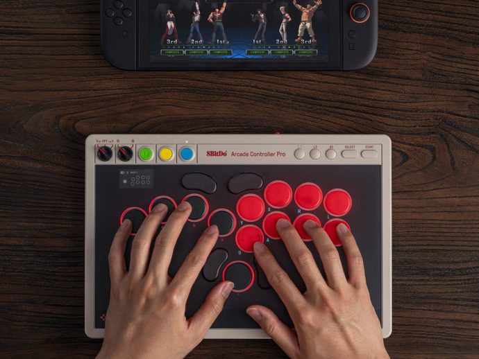 8BitDo’s Pro Fight Pad Has a Screen That Replaces the Companion App