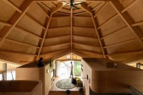 A Spiderweb-Shaped Home in Japan Has No Fixed Rooms and Adapts as the Family Grows