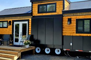 The Berenstein Bear Is a Log-Clad Tiny Home That Lives Bigger Than Its Footprint Suggests