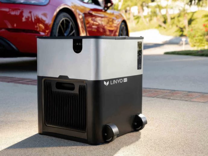 This $349 cordless car-wash machine was designed for drivers without a driveway
