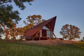 Two Cor-Ten A-Frames Lined in Oiled Ironbark and Brass Are NSW’s Most Compelling Retreat
