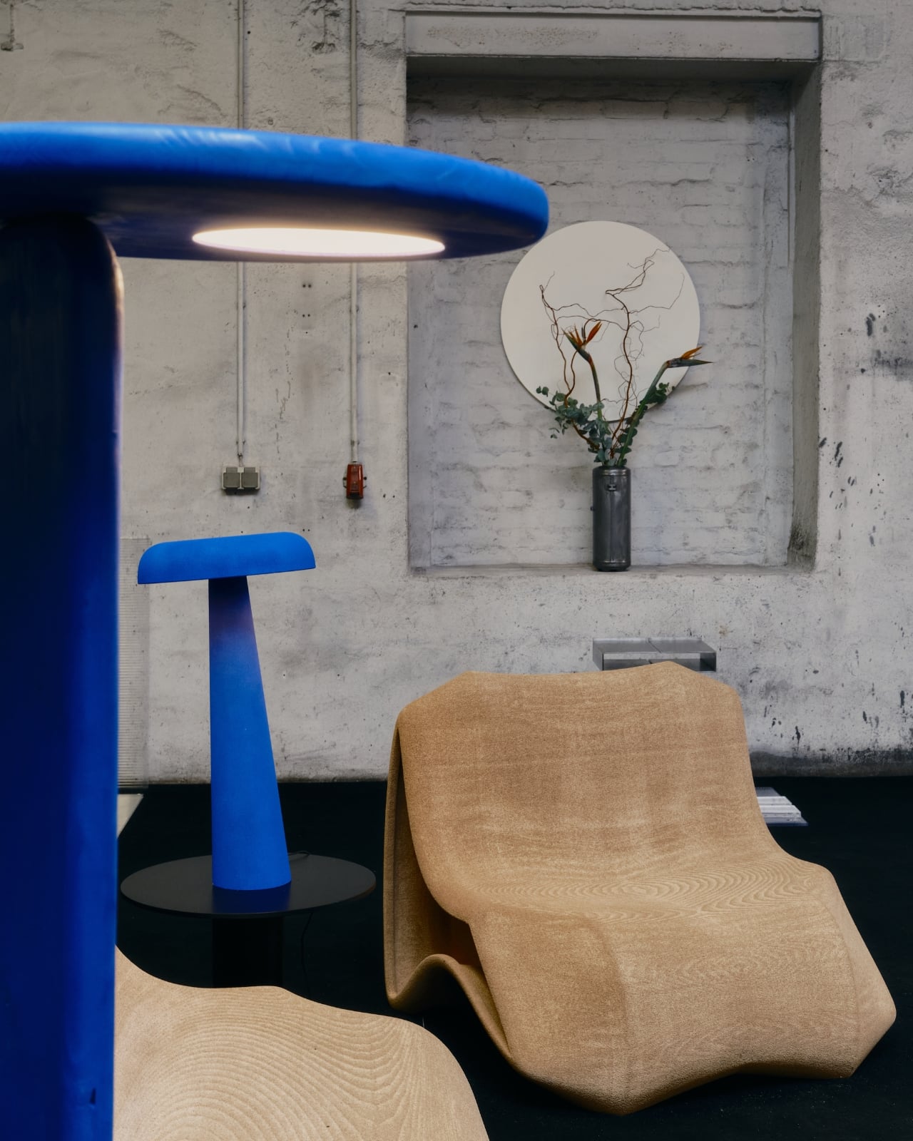 The Lamp That Turned a 100-Year-Old Rule Upside Down - Yanko Design