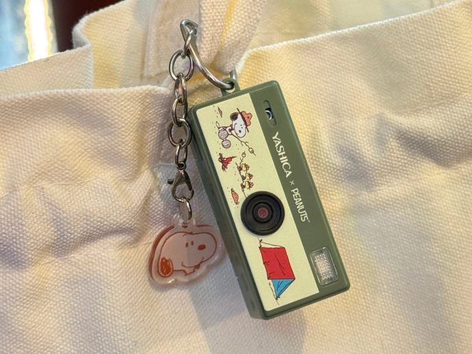 This $28 Keychain Camera Has a Flip Screen to Take Better Selfies