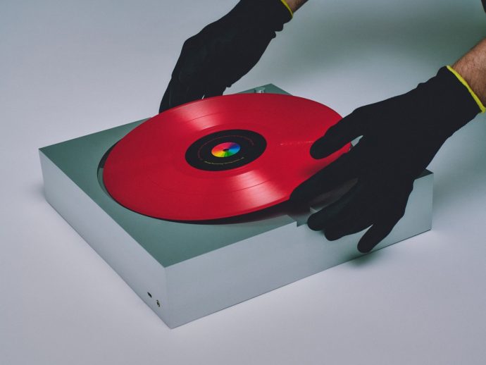 This Brutalist Vinyl Turntable Hides the Tonearm So Well It Feels Like a Massive CD Deck