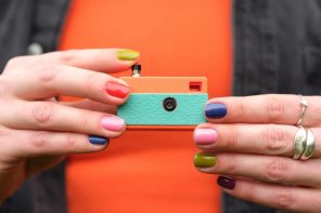 This Keychain Camera Shares Photos Over Its Own Wi-Fi, No App Needed