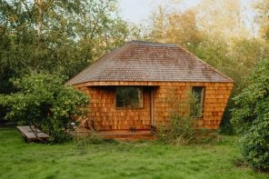 A 35m² Summerhouse Designed Like a Space Habitat