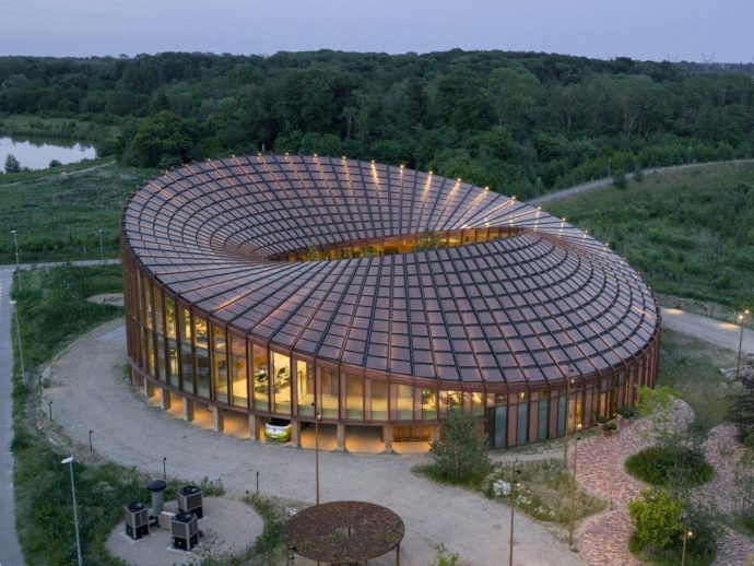 BIG Wraps Dymak’s Headquarters in Solar-Powered Timber