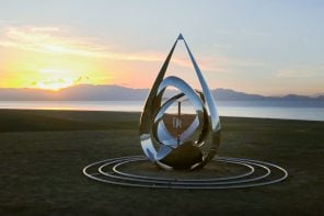 China Just Built a Mirrored Heart at the Lake Called ‘The Last Tear