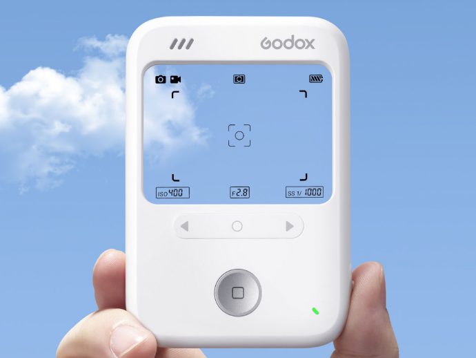 Godox C100 camera lets you frame shots naturally without filters or preview screen