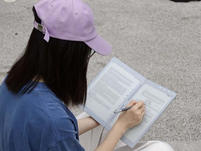 Inkleaf’s foldable dual-screen E Ink notebook lets you read and write at the same time
