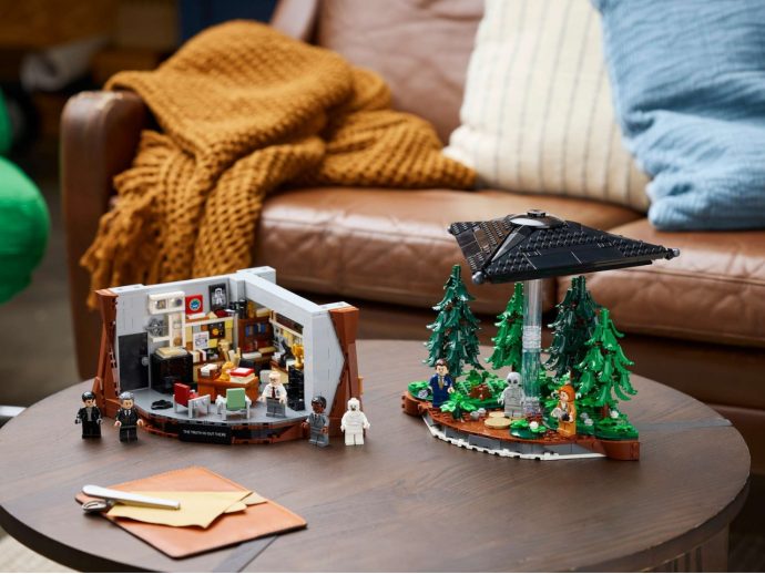 LEGO Just Built the X-Files Set Every ’90s Fan Always Wanted