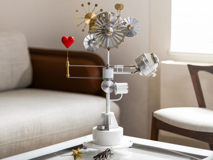 Martin Smith creates sculptural watch winder to mark MB&F M.A.D. Gallery’s 15th anniversary