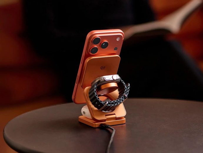 The 3-in-1 Wireless Charger You’d Actually Want to Leave in View